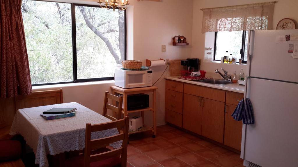 Desert Trails Bed & Breakfast Tanque Verde Стая снимка